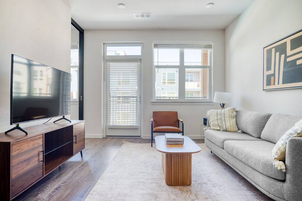 Photo of Livingroom in Five Points