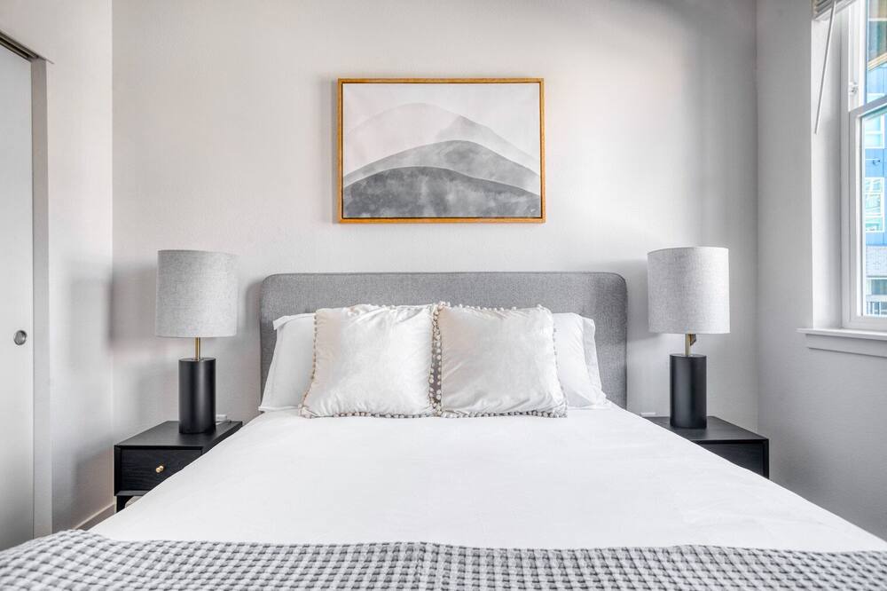 Photo of Bedroom in Five Points