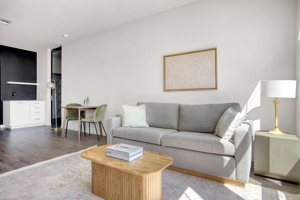 Photo of Livingroom in Five Points
