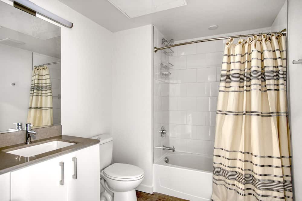 Photo of Bathroom in Five Points