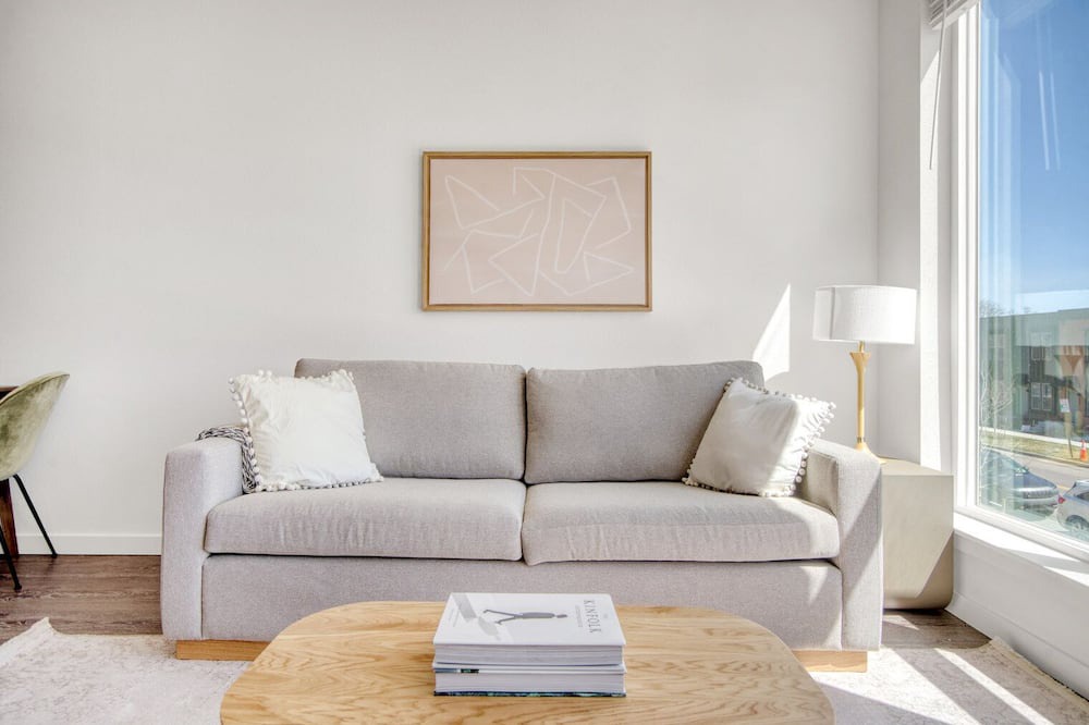 Photo of Livingroom in Five Points
