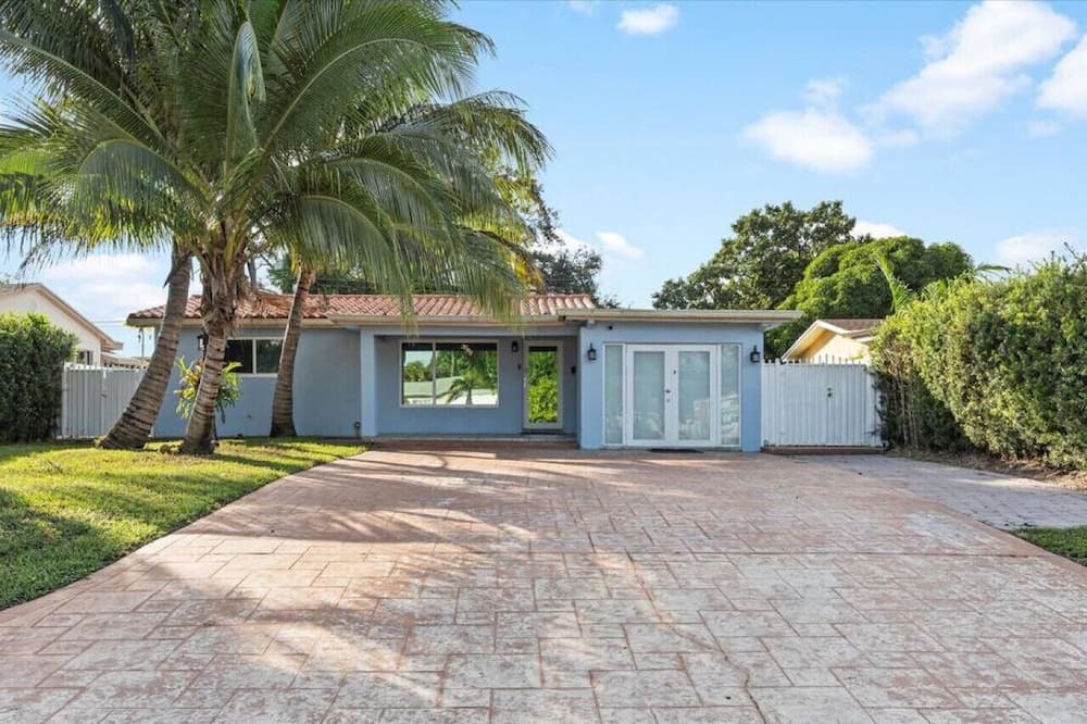 Photo of Outdoor in Pembroke Pines