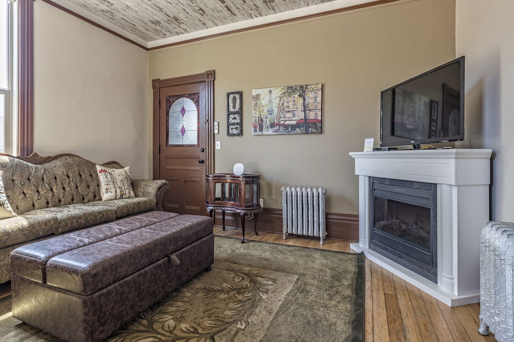 Photo of Livingroom in Vernon