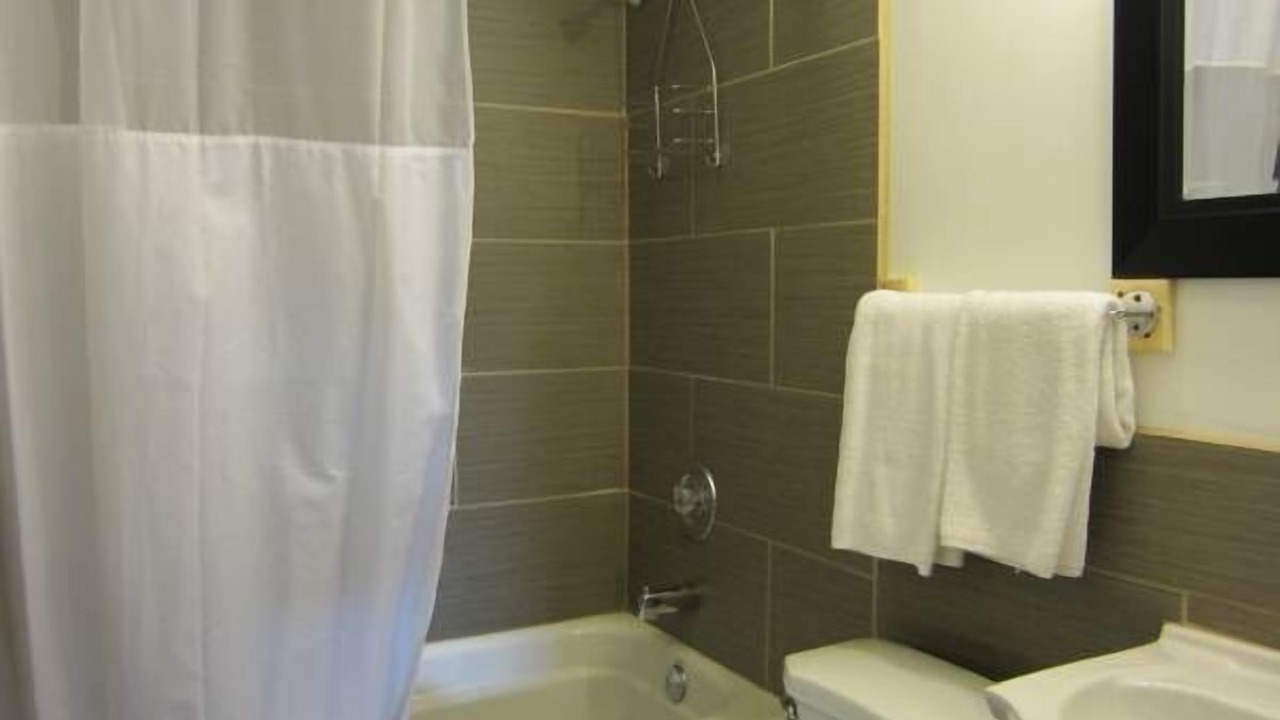 Photo of Bathroom in Valleyview