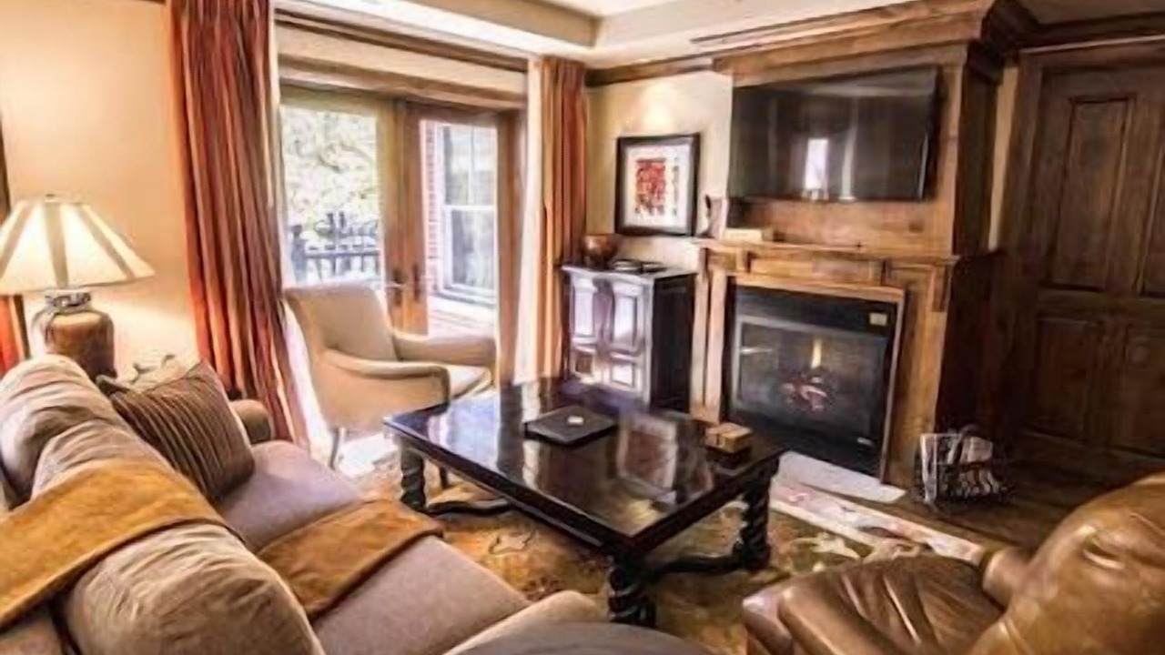 Photo of Livingroom in Downtown