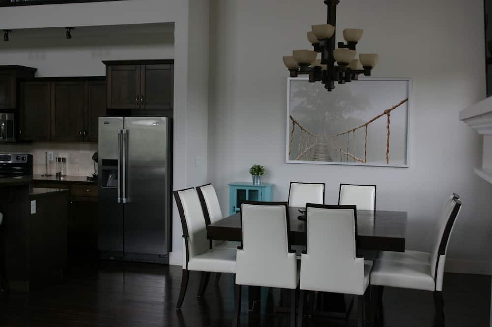 Photo of Kitchen in Parkland Beach