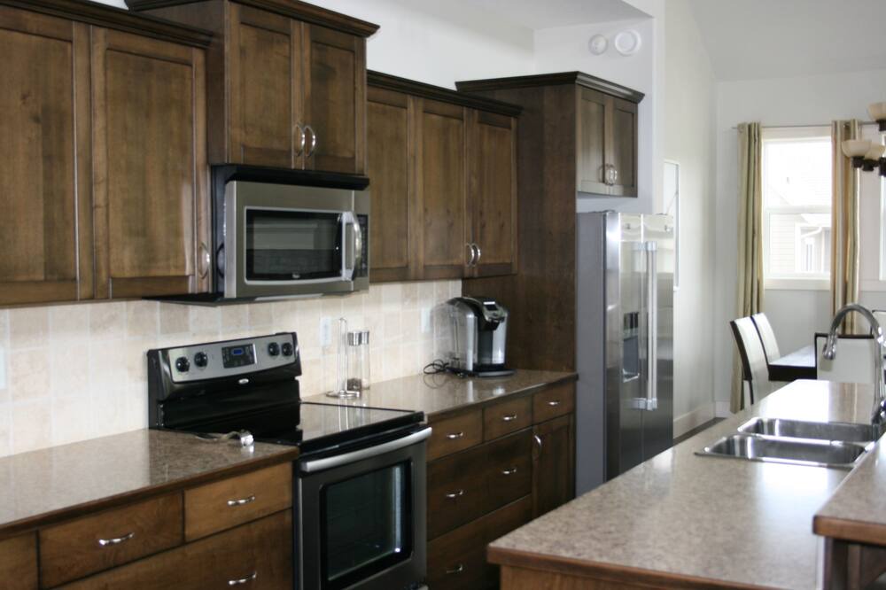 Photo of Kitchen in Parkland Beach