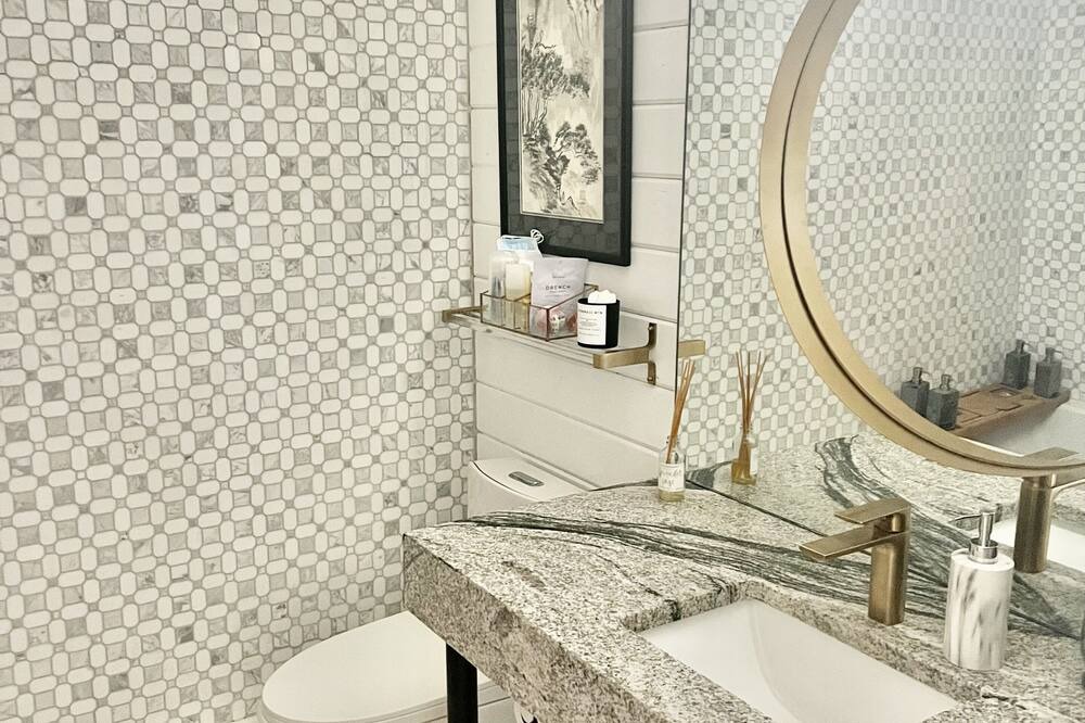 Photo of Bathroom in Basalt