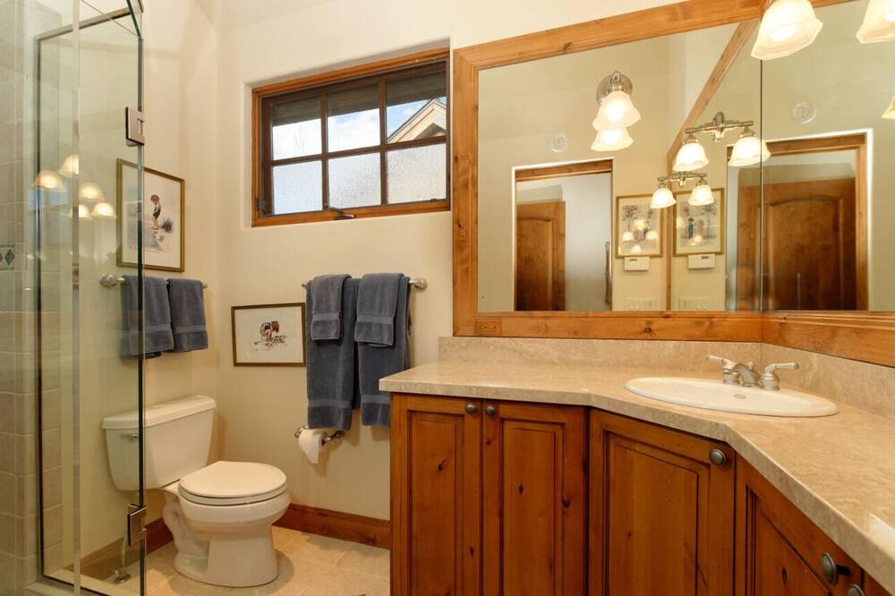 Photo of Bathroom in Aspen