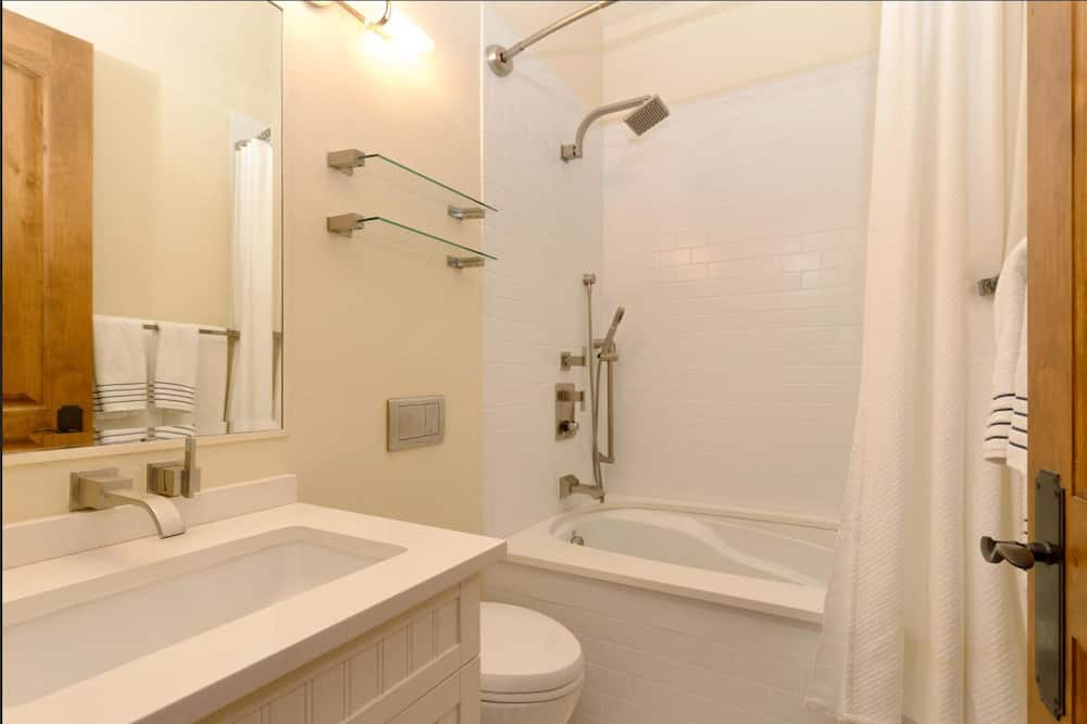 Photo of Bathroom in Aspen