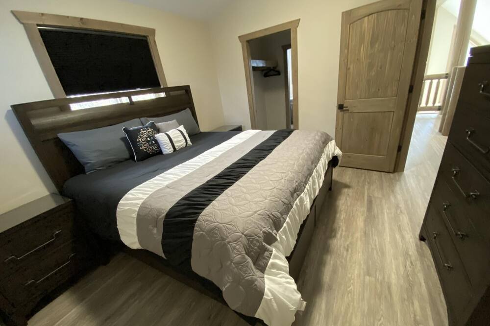 Photo of Bedroom in Valemount