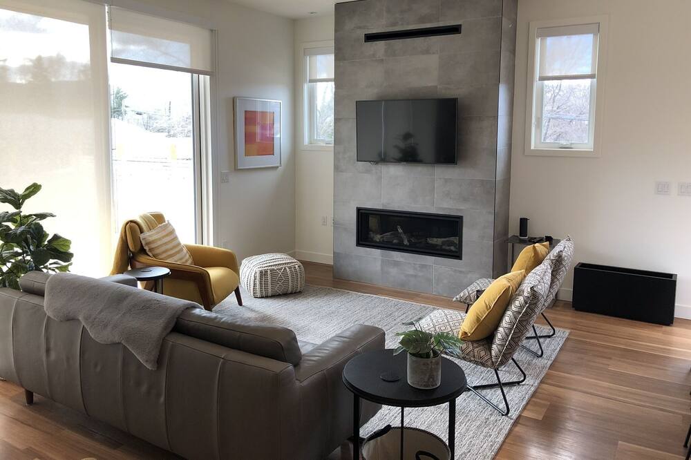 Photo of Livingroom in Okanagan-Similkameen