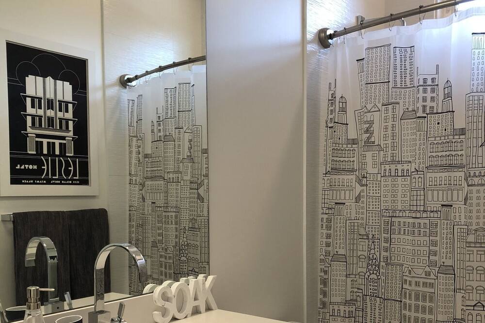 Photo of Bathroom in Okanagan-Similkameen