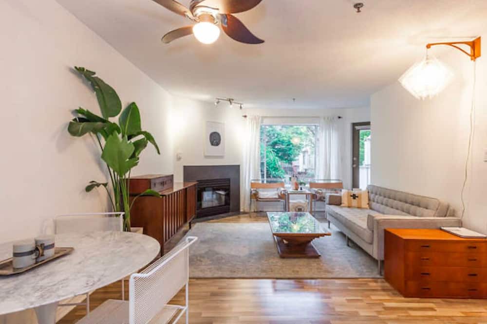 Photo of Livingroom in Grandview-Woodland