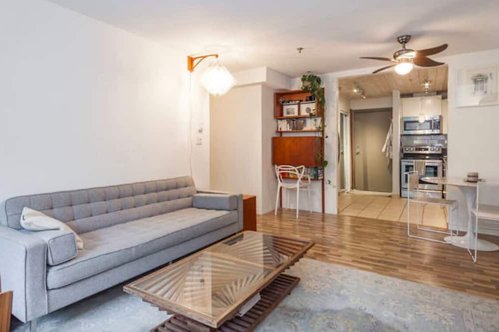 Photo of Livingroom in Grandview-Woodland