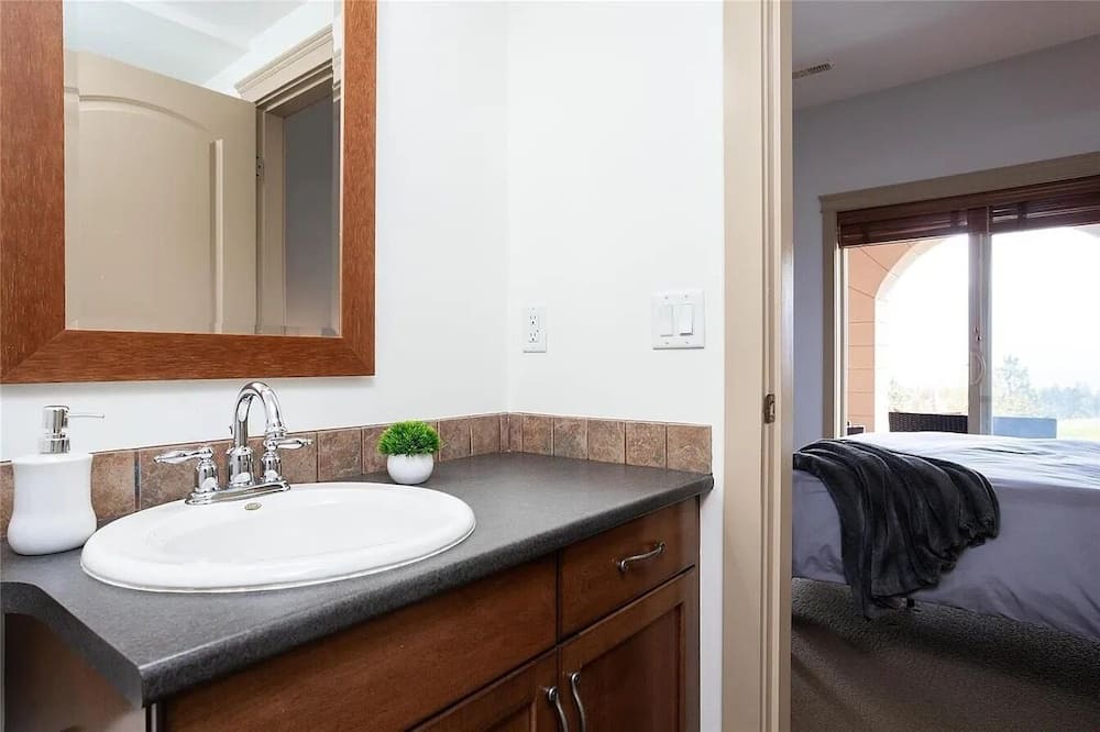 Photo of Bathroom in Quail Ridge