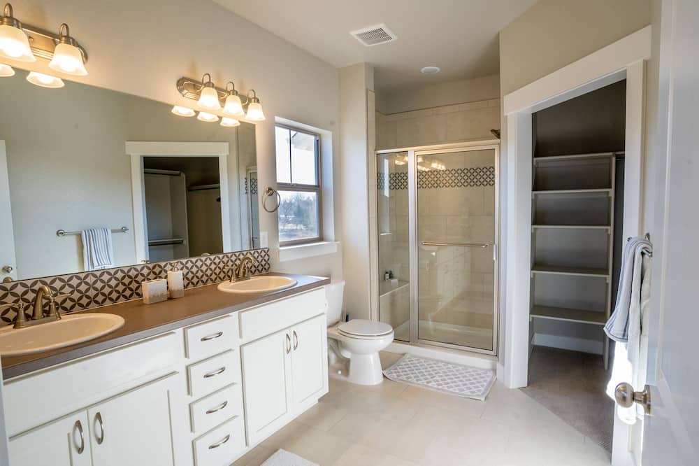 Photo of Bathroom in Centerra