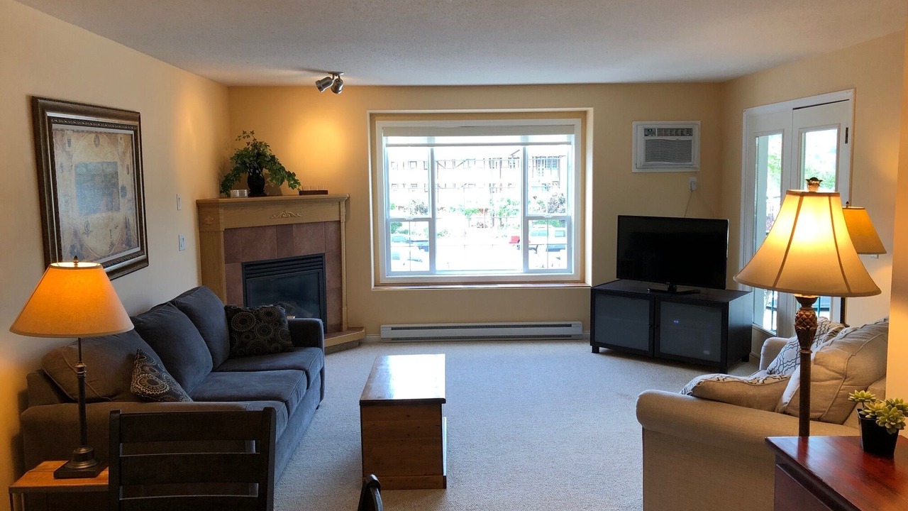 Photo of Livingroom in Okanagan-Similkameen