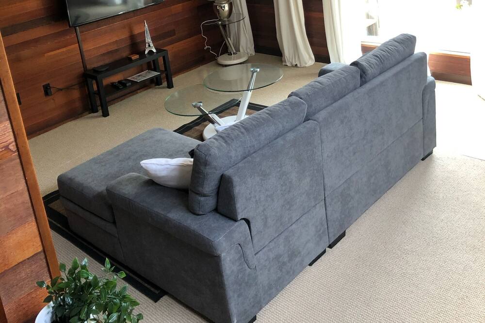 Photo of Livingroom in Port Moody