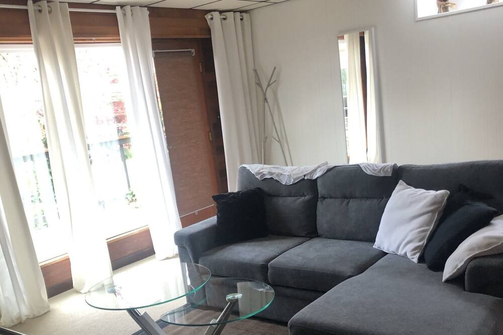 Photo of Livingroom in Port Moody