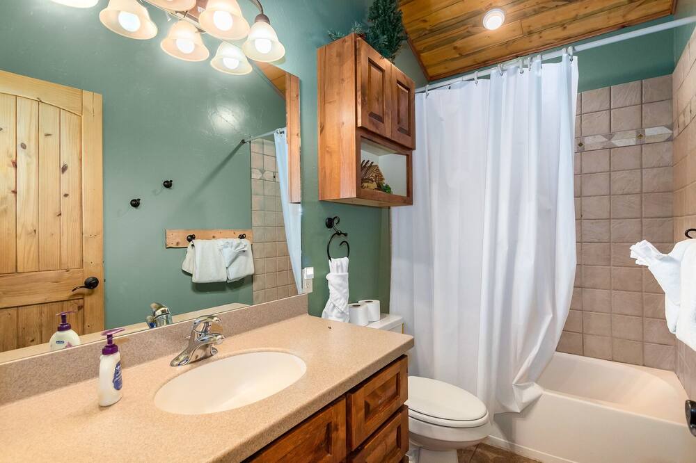 Photo of Bathroom in Carriage Hills