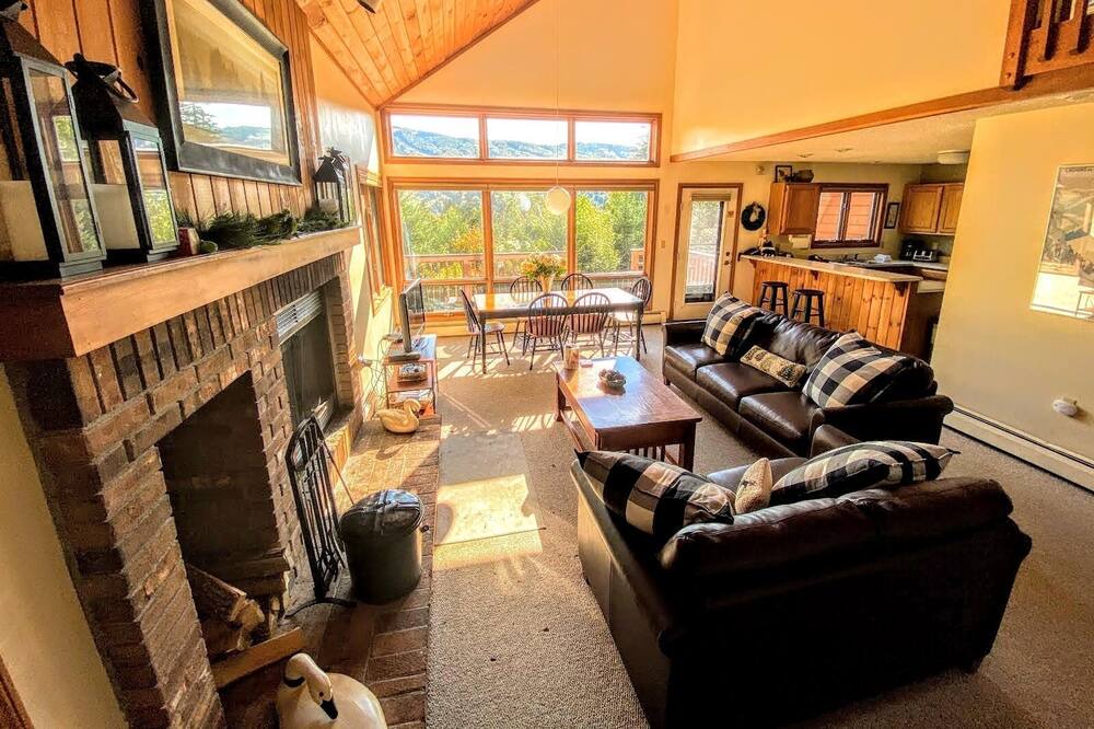 Photo of Livingroom in Carroll