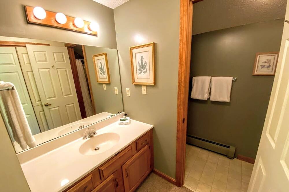 Photo of Bathroom in Carroll