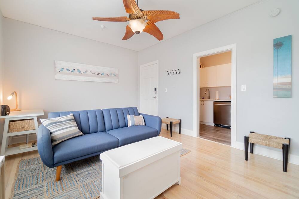 Photo of Livingroom in Palm Beach