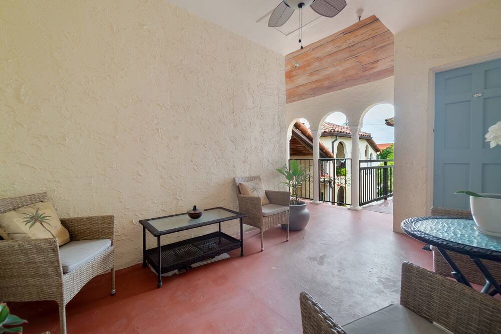 Photo of Livingroom in Palm Beach