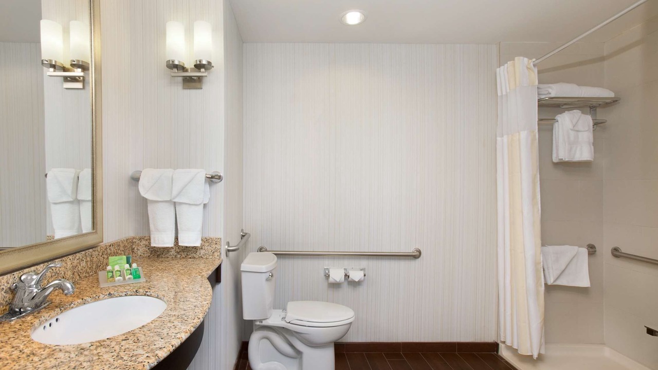 Photo of Bathroom in Leduc