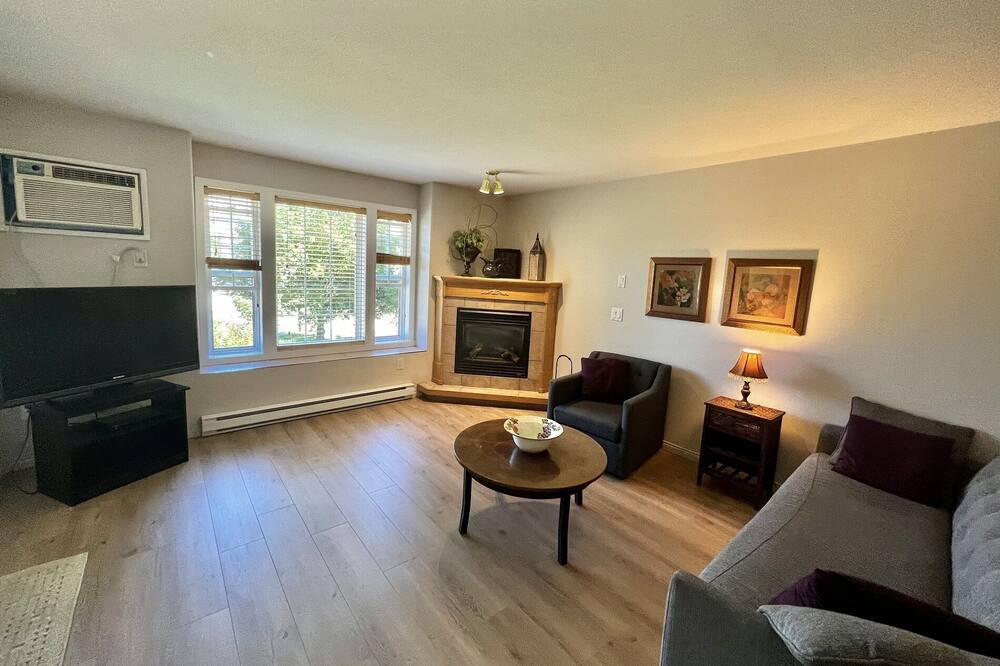 Photo of Livingroom in Okanagan-Similkameen