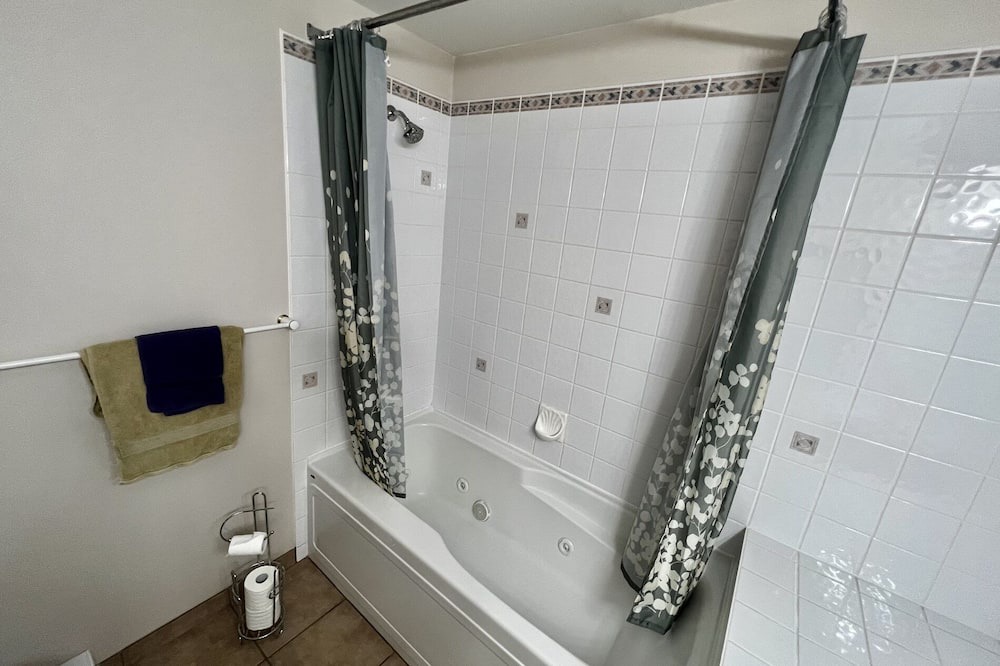 Photo of Bathroom in Okanagan-Similkameen