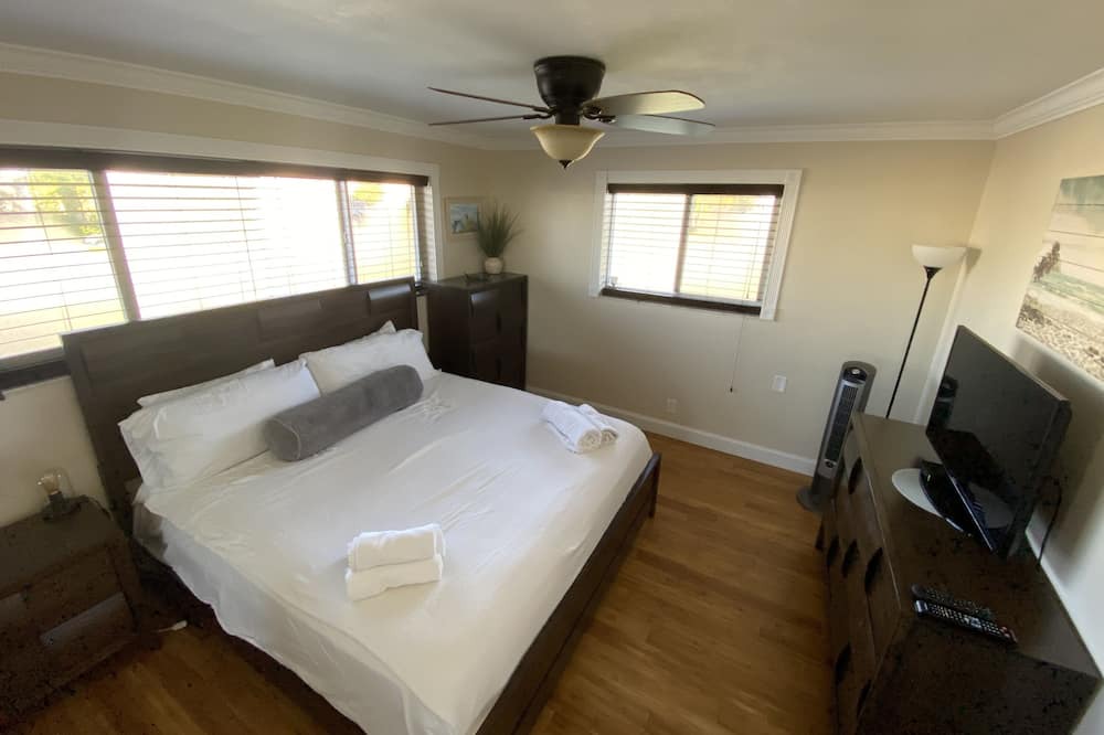 Photo of Bedroom in Harbor Village