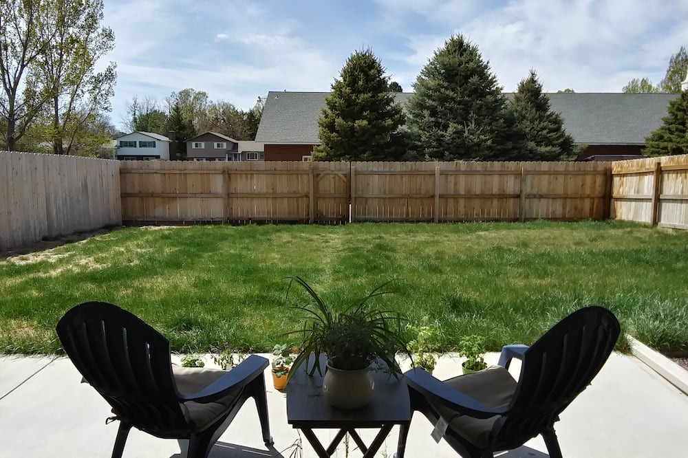 Photo of Patio Balcony in Brush