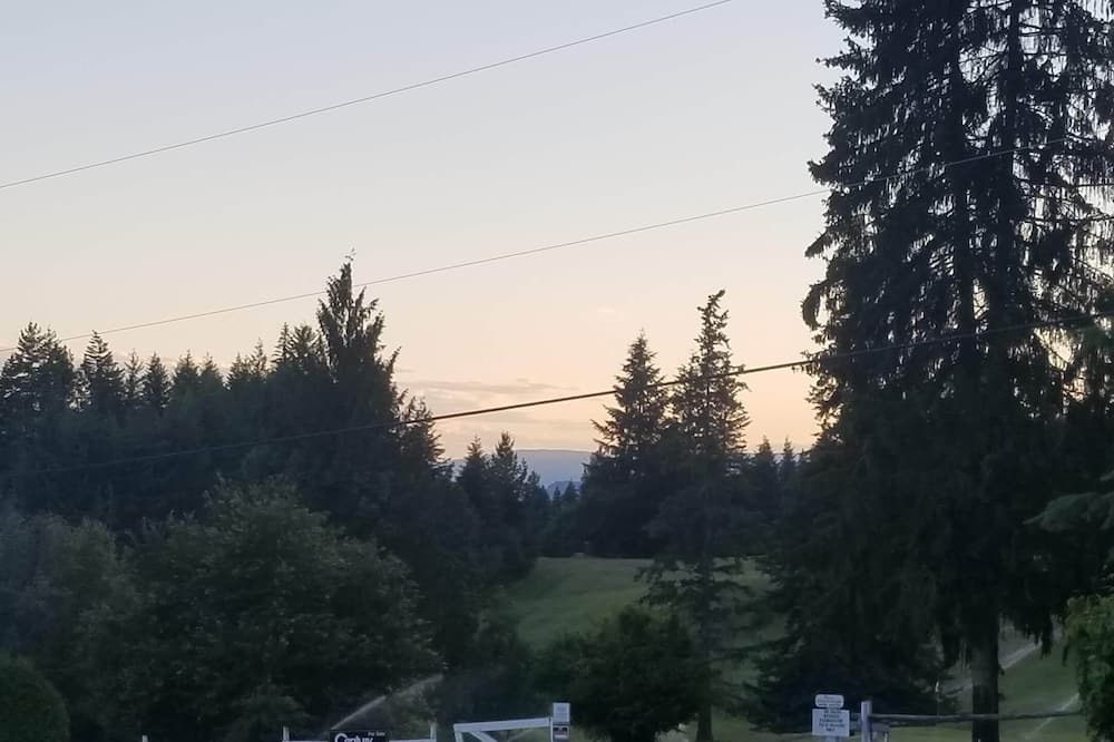 Photo of Others in Anglemont