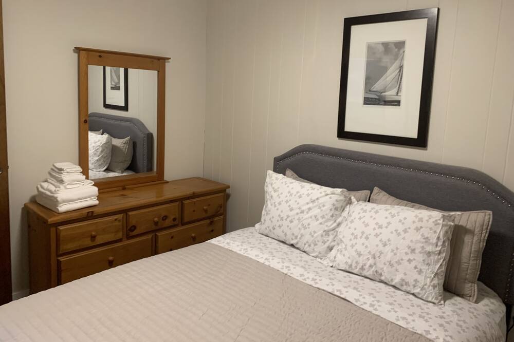 Photo of Bedroom in Christina Lake