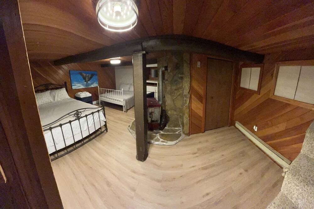 Photo of Bedroom in Christina Lake