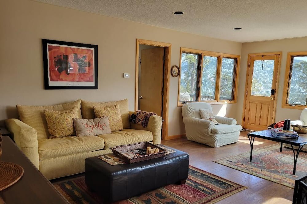 Photo of Livingroom in Estes Park