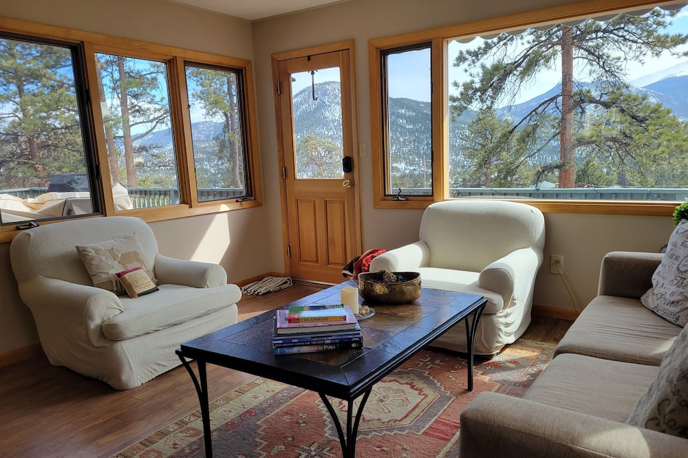Photo of Livingroom in Estes Park