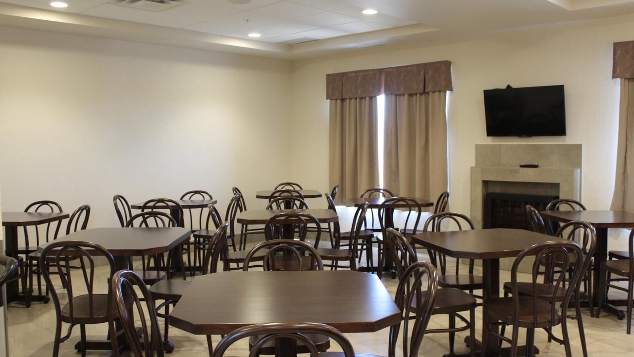 Photo of Others in Macklin