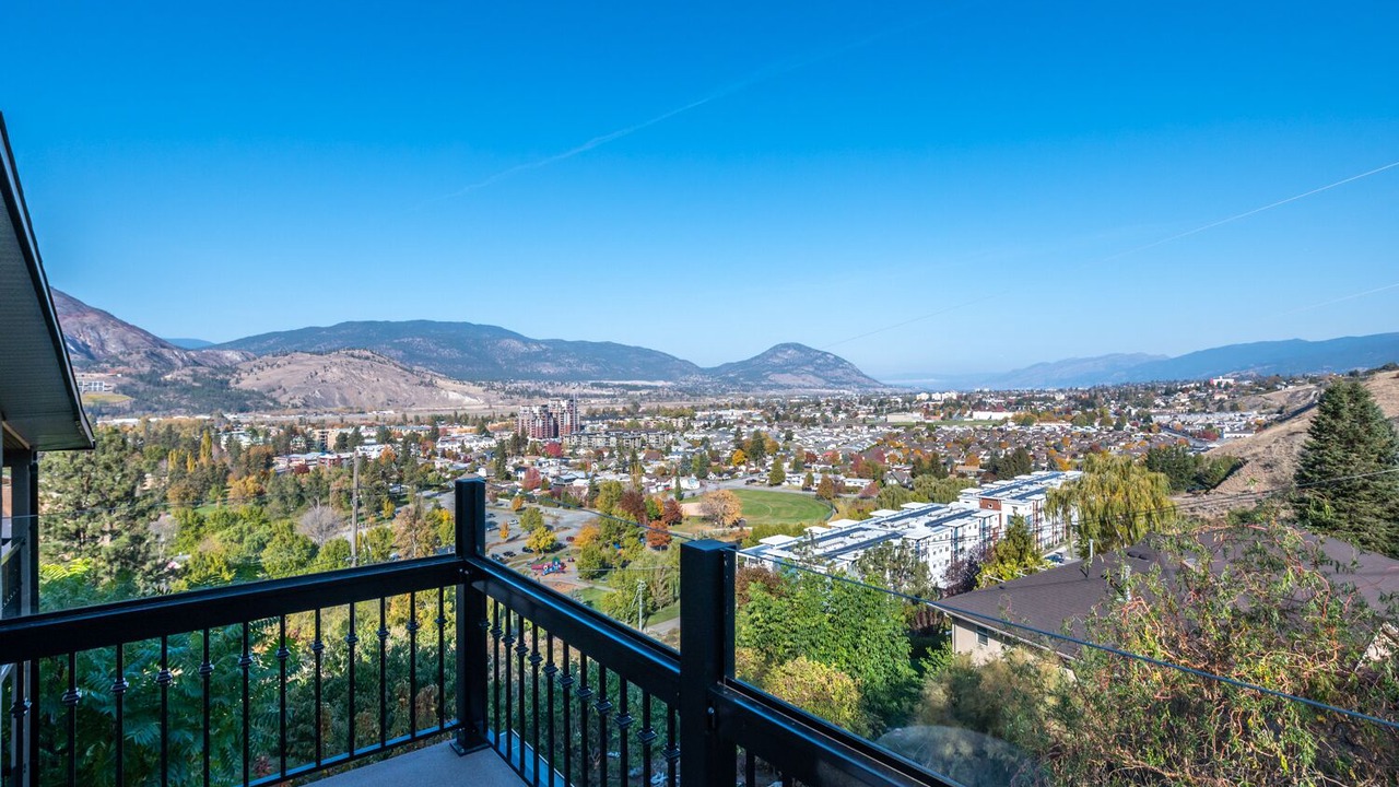 Photo of Livingroom in Okanagan-Similkameen