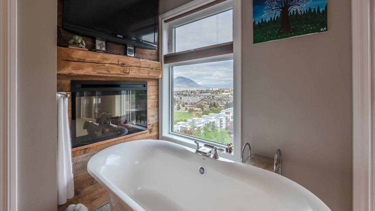 Photo of Livingroom in Okanagan-Similkameen