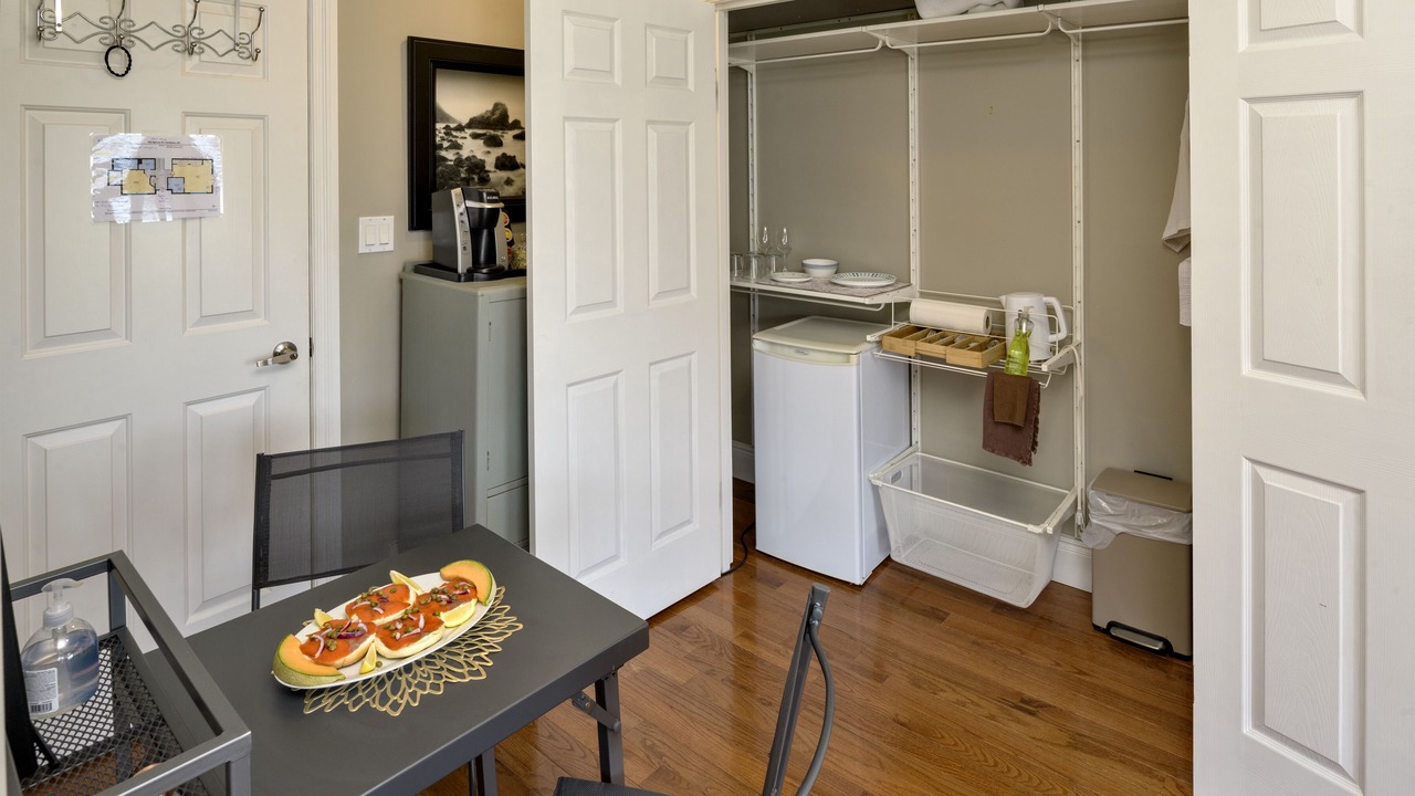 Photo of Livingroom in Okanagan-Similkameen