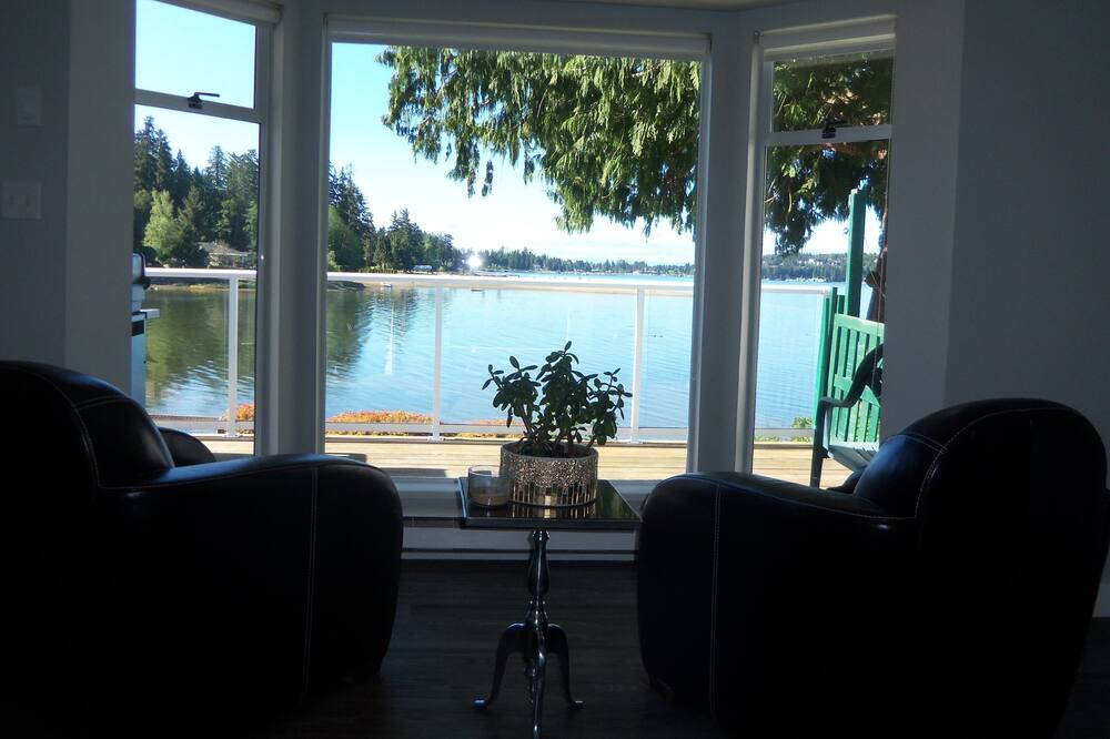 Photo of Others in East Porpoise Bay