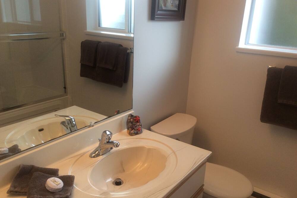 Photo of Bathroom in East Porpoise Bay