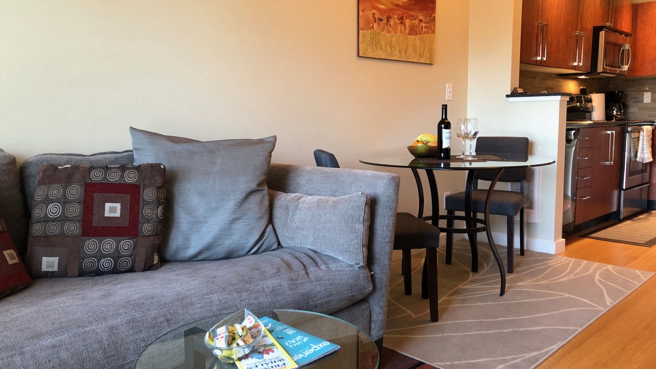 Photo of Livingroom in Colwood