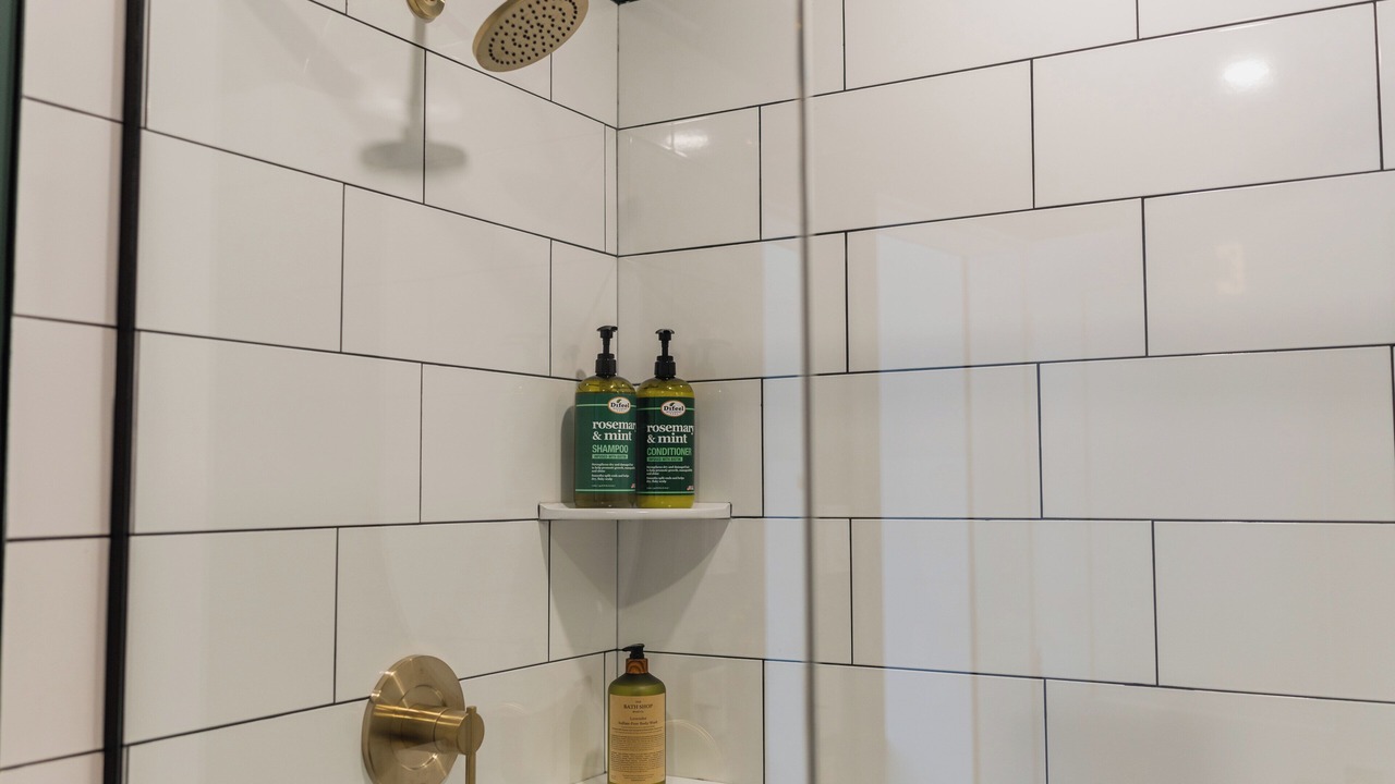 Photo of Bathroom in Harrison Hot Springs