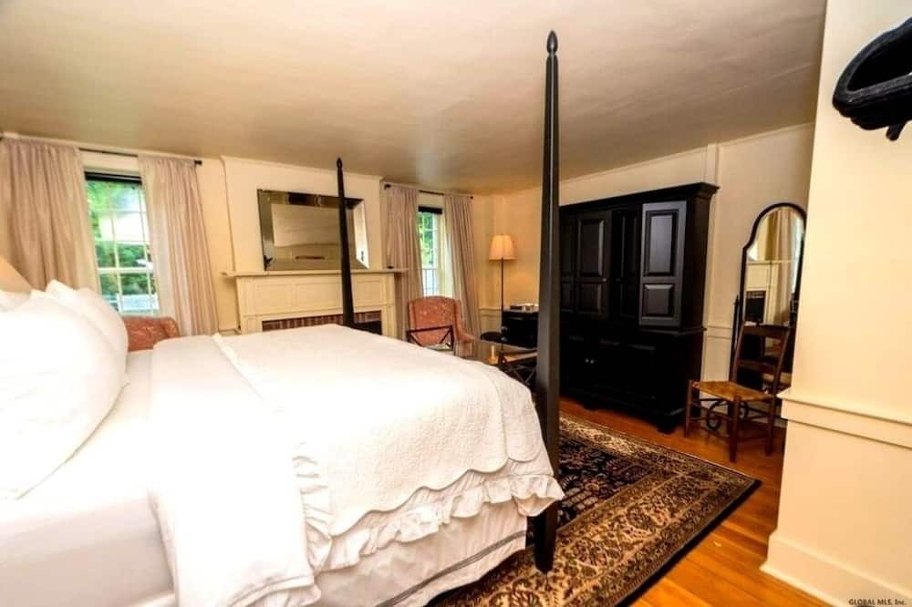 Photo of Bedroom in Queensbury