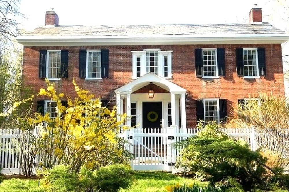 Photo of Outdoor in Queensbury