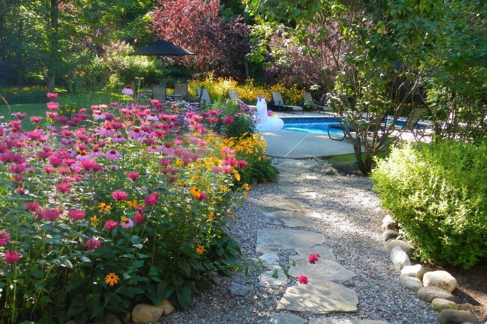 Photo of Outdoor in Queensbury